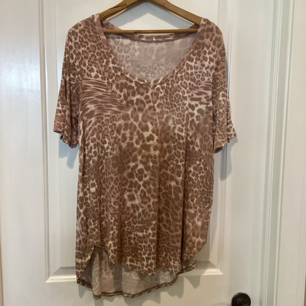 24/7 Comfort Apparel Tan Leopard Print Relaxed T-Shirt
